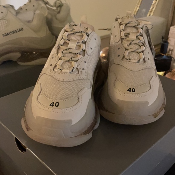 Balenciaga triple s sneaker size 40 - Picture 2 of 11